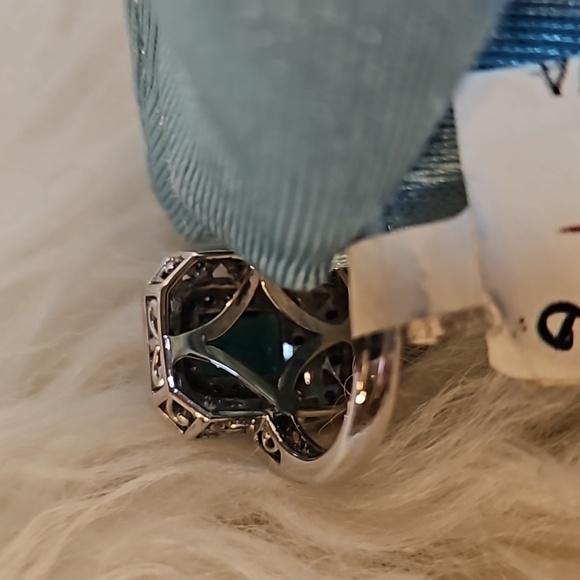 -SOLD- Vintage style, lab created emerald w/real diamonds with silver and 14kt - Picture 8 of 8